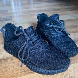 Yeezy Pirate Black (2015)